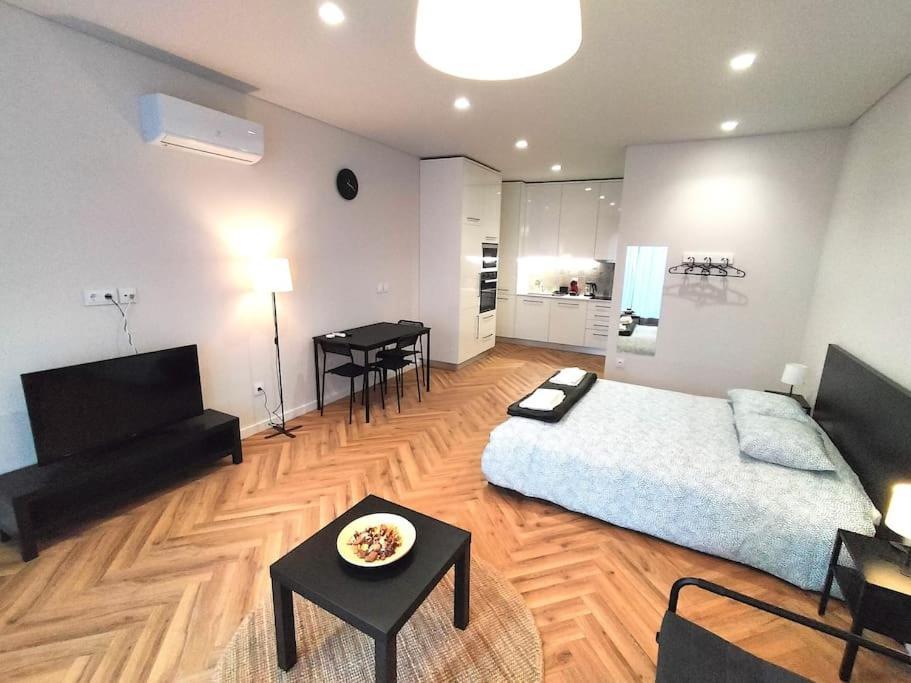 Heart Of The City Suites - A Віла-Нова-де-Гая Екстер'єр фото